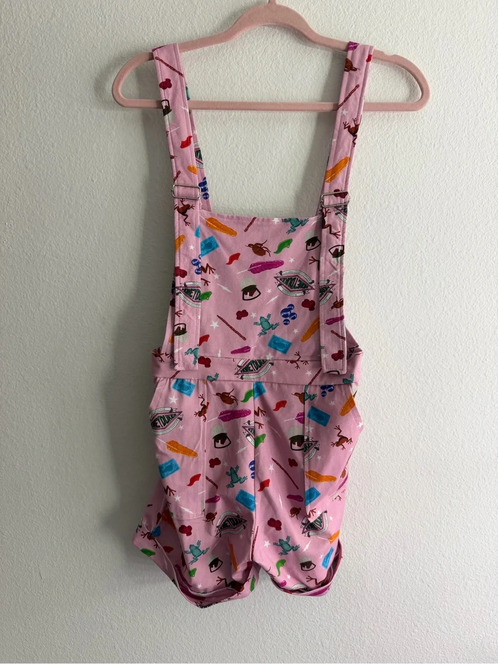 Cakeworthy Womens Honeydukes Harry Potter Pink Printed Overall Romper NWT - Picture 2 of 4